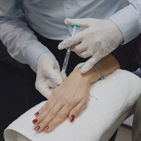 Hand rejuvenation treatment
